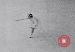 Immagine di La figura pattinare Garmisch-Partenkirchen Germania, 1936, secondo 32 filmato di repertorio 65675074065