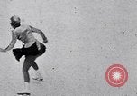 Immagine di La figura pattinare Garmisch-Partenkirchen Germania, 1936, secondo 42 filmato di repertorio 65675074065