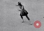 Immagine di La figura pattinare Garmisch-Partenkirchen Germania, 1936, secondo 56 filmato di repertorio 65675074065