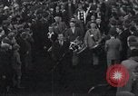Standbild faschistische Versammlung Manchester England Vereinigtes Königreich, 1936, aus Sekunde 61 historischem Filmmaterial Videoclip 65675074069