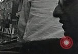 Immagine di gondola sul canale Venezia Italia, 1937, secondo 50 filmato di repertorio 65675074080