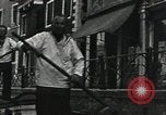Immagine di gondola sul canale Venezia Italia, 1937, secondo 60 filmato di repertorio 65675074080