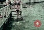 Image touristes nageant Carinthie Autriche, 1937, de la seconde 20 séquences d'archives historiques vidéo 65675074084