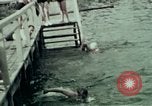 Image touristes nageant Carinthie Autriche, 1937, de la seconde 33 séquences d'archives historiques vidéo 65675074084