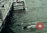 Image touristes nageant Carinthie Autriche, 1937, de la seconde 34 séquences d'archives historiques vidéo 65675074084