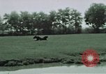 Image membres de la famille à la ferme Autriche, 1937, de la seconde 11 séquences d'archives historiques vidéo 65675074087