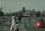Image membres de la famille à la ferme Autriche, 1937, de la seconde 18 séquences d'archives historiques vidéo 65675074087