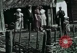 Image membres de la famille à la ferme Autriche, 1937, de la seconde 30 séquences d'archives historiques vidéo 65675074087