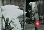 Image membres de la famille à la ferme Autriche, 1937, de la seconde 34 séquences d'archives historiques vidéo 65675074087