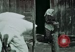Image membres de la famille à la ferme Autriche, 1937, de la seconde 37 séquences d'archives historiques vidéo 65675074087