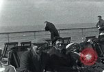 Image passagers sur le pont du navire de croisière Europe, 1937, de la seconde 4 séquences d'archives historiques vidéo 65675074089