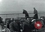 Image passagers sur le pont du navire de croisière Europe, 1937, de la seconde 6 séquences d'archives historiques vidéo 65675074089