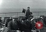 Image passagers sur le pont du navire de croisière Europe, 1937, de la seconde 11 séquences d'archives historiques vidéo 65675074089