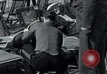 Image passagers sur le pont du navire de croisière Europe, 1937, de la seconde 13 séquences d'archives historiques vidéo 65675074089