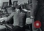 Image passagers sur le pont du navire de croisière Europe, 1937, de la seconde 14 séquences d'archives historiques vidéo 65675074089