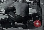 Image passagers sur le pont du navire de croisière Europe, 1937, de la seconde 15 séquences d'archives historiques vidéo 65675074089