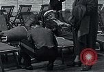 Image passagers sur le pont du navire de croisière Europe, 1937, de la seconde 19 séquences d'archives historiques vidéo 65675074089