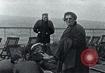 Image passagers sur le pont du navire de croisière Europe, 1937, de la seconde 22 séquences d'archives historiques vidéo 65675074089