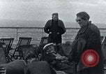 Image passagers sur le pont du navire de croisière Europe, 1937, de la seconde 30 séquences d'archives historiques vidéo 65675074089