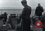 Image passagers sur le pont du navire de croisière Europe, 1937, de la seconde 31 séquences d'archives historiques vidéo 65675074089