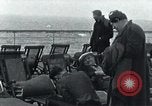 Image passagers sur le pont du navire de croisière Europe, 1937, de la seconde 39 séquences d'archives historiques vidéo 65675074089