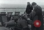 Image passagers sur le pont du navire de croisière Europe, 1937, de la seconde 40 séquences d'archives historiques vidéo 65675074089