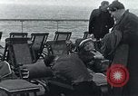 Image passagers sur le pont du navire de croisière Europe, 1937, de la seconde 42 séquences d'archives historiques vidéo 65675074089