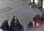 Image passagers sur le pont du navire de croisière Europe, 1937, de la seconde 62 séquences d'archives historiques vidéo 65675074089
