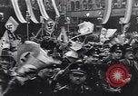 Standbild Reichskanzler Adolf Hitler und Benito Mussolini in München Stalingrad Russland Sowjetunion, 1945, aus Sekunde 11 historischem Filmmaterial Videoclip 65675074091