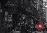 Image Mott Street et Pell dans Chinatown New York City USA, 1939, de la seconde 31 séquences d'archives historiques vidéo 65675074109