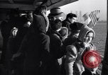 Image Réfugiés juifs fuyant l'Europe au début de la deuxième Guerre mondiale New York City USA, 1941, de la seconde 4 séquences d'archives historiques vidéo 65675074118