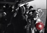 Image Réfugiés juifs fuyant l'Europe au début de la deuxième Guerre mondiale New York City USA, 1941, de la seconde 5 séquences d'archives historiques vidéo 65675074118