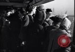 Image Réfugiés juifs fuyant l'Europe au début de la deuxième Guerre mondiale New York City USA, 1941, de la seconde 16 séquences d'archives historiques vidéo 65675074118