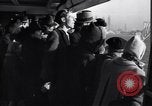 Image Réfugiés juifs fuyant l'Europe au début de la deuxième Guerre mondiale New York City USA, 1941, de la seconde 17 séquences d'archives historiques vidéo 65675074118