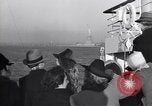 Image Réfugiés juifs fuyant l'Europe au début de la deuxième Guerre mondiale New York City USA, 1941, de la seconde 24 séquences d'archives historiques vidéo 65675074118