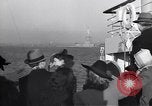 Image Réfugiés juifs fuyant l'Europe au début de la deuxième Guerre mondiale New York City USA, 1941, de la seconde 25 séquences d'archives historiques vidéo 65675074118