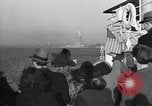 Image Réfugiés juifs fuyant l'Europe au début de la deuxième Guerre mondiale New York City USA, 1941, de la seconde 35 séquences d'archives historiques vidéo 65675074118