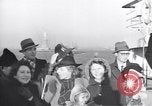 Image Réfugiés juifs fuyant l'Europe au début de la deuxième Guerre mondiale New York City USA, 1941, de la seconde 42 séquences d'archives historiques vidéo 65675074118