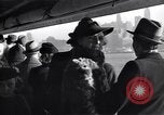 Image Réfugiés juifs fuyant l'Europe au début de la deuxième Guerre mondiale New York City USA, 1941, de la seconde 62 séquences d'archives historiques vidéo 65675074118