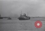 Standbild Juden die auf der SS Siboney aus Europa fliehen Jersey City New Jersey USA, 1941, aus Sekunde 5 historischem Filmmaterial Videoclip 65675074119