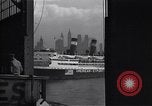 Standbild Juden die auf der SS Siboney aus Europa fliehen Jersey City New Jersey USA, 1941, aus Sekunde 31 historischem Filmmaterial Videoclip 65675074119