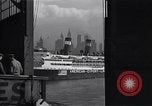 Standbild Juden die auf der SS Siboney aus Europa fliehen Jersey City New Jersey USA, 1941, aus Sekunde 32 historischem Filmmaterial Videoclip 65675074119