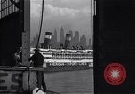 Standbild Juden die auf der SS Siboney aus Europa fliehen Jersey City New Jersey USA, 1941, aus Sekunde 35 historischem Filmmaterial Videoclip 65675074119