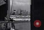 Standbild Juden die auf der SS Siboney aus Europa fliehen Jersey City New Jersey USA, 1941, aus Sekunde 40 historischem Filmmaterial Videoclip 65675074119