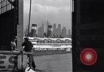 Standbild Juden die auf der SS Siboney aus Europa fliehen Jersey City New Jersey USA, 1941, aus Sekunde 41 historischem Filmmaterial Videoclip 65675074119