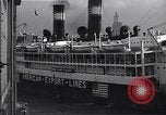 Standbild Juden die auf der SS Siboney aus Europa fliehen Jersey City New Jersey USA, 1941, aus Sekunde 44 historischem Filmmaterial Videoclip 65675074119