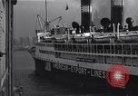 Standbild Juden die auf der SS Siboney aus Europa fliehen Jersey City New Jersey USA, 1941, aus Sekunde 50 historischem Filmmaterial Videoclip 65675074119