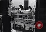 Standbild Juden die auf der SS Siboney aus Europa fliehen Jersey City New Jersey USA, 1941, aus Sekunde 56 historischem Filmmaterial Videoclip 65675074119