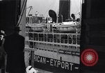 Standbild Juden die auf der SS Siboney aus Europa fliehen Jersey City New Jersey USA, 1941, aus Sekunde 59 historischem Filmmaterial Videoclip 65675074119