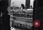Standbild Juden die auf der SS Siboney aus Europa fliehen Jersey City New Jersey USA, 1941, aus Sekunde 61 historischem Filmmaterial Videoclip 65675074119